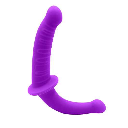 Dildo Dublu Strapless Loveplay™ DualLove din Silicon Premium, Lungime Inserabila 15 cm, respectiv 14 cm, Grosime 3.2 cm / 2.2 cm, Unghi Natural 45°, Flexibil, Moale, Rezistent la Apa, Compatibil cu Lenjerie Speciala, Potrivire Confortabila, Culoare Mov - LovePlay