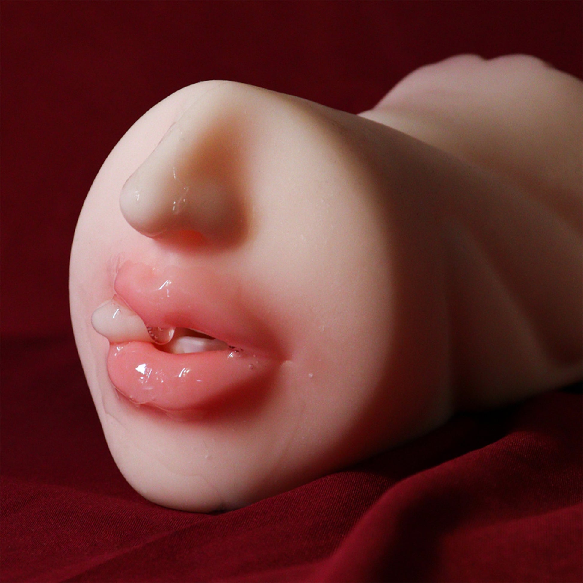 Masturbator ultra-realistic 3 gauri LovePlay™ MissHer, cu limba, din silicon premium non-toxic, canale cu striatii 3D, design anatomic, usor de curatat, rezistent la apa, 21 x 10 x 8.5 cm, 760 g - LovePlay
