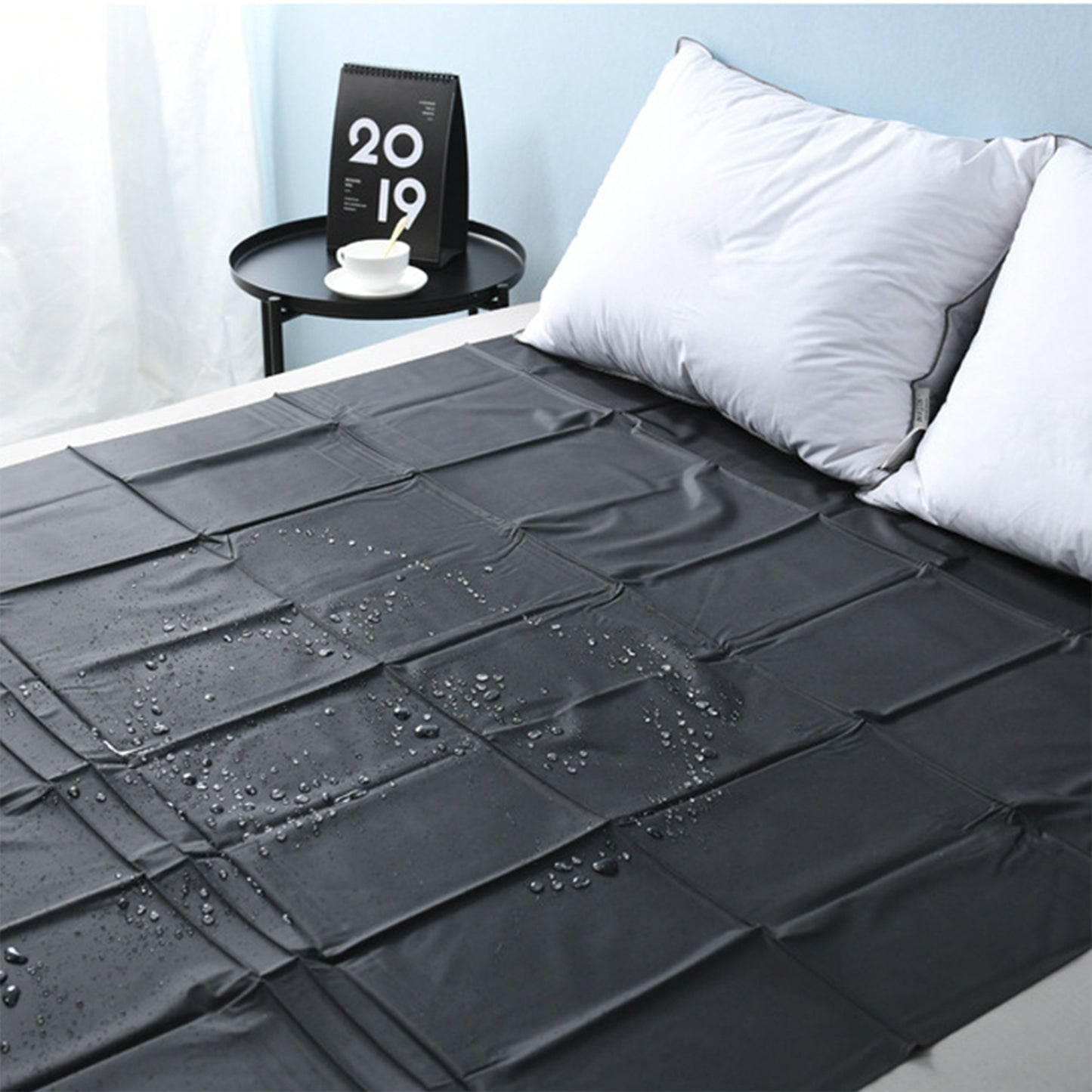 Cearsaf impermeabil LovePlay™ SquirtProof, din silicon ingrosat, rezistent la apa, ulei, menstruatie si ceara topita, 2.2 x 2 m, negru, potrivit pentru paturi de 1.8 x 2 m - LovePlay