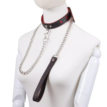 Set 2in1 WalkMe LovePlay™ cu zgarda si lesa erotice BDSM, din piele egologica, negru cu rosu, ajustabil, cu lant din otel inoxidabil argintiu, zgarda 48.8 cm, lesa 100 cm, 142.5 g - LovePlay