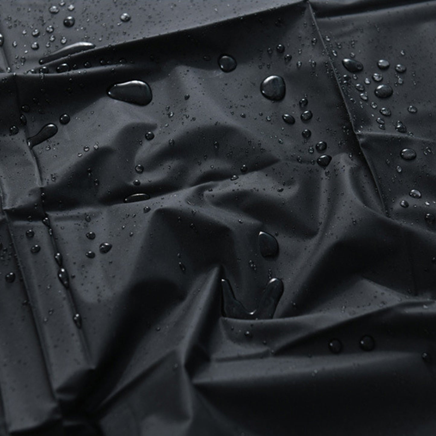 Cearsaf impermeabil LovePlay™ SquirtProof, din silicon ingrosat, rezistent la apa, ulei, menstruatie si ceara topita, 2.2 x 2 m, negru, potrivit pentru paturi de 1.8 x 2 m - LovePlay