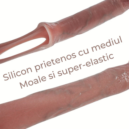 Manson penis LovePlay™ LongFriend cu vene proeminente, din silicon non-toxic, cu 10 frecvente diferite de vibratie si control prin telecomanda, atasabil, lungime inserabila 19.5 cm, diametrul inelului 9.5 cm - LovePlay